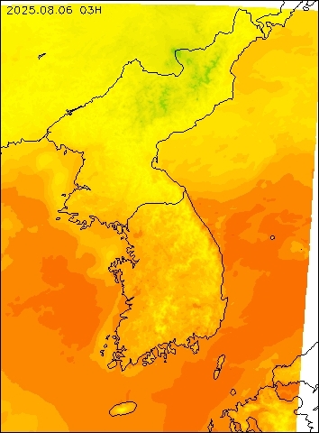 2025-08-06 03 : 00