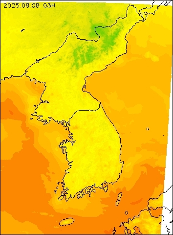 2025-08-08 03 : 00