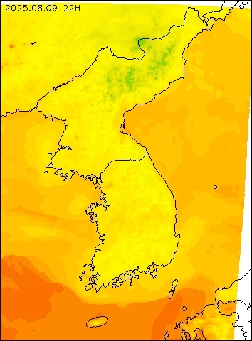 2025-08-09 22 : 00
