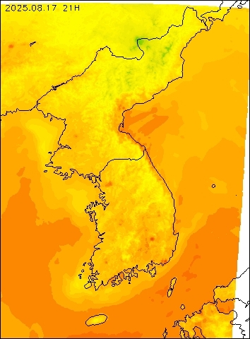 2025-08-17 21 : 00