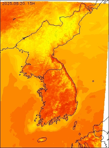 2025-08-20 15 : 00