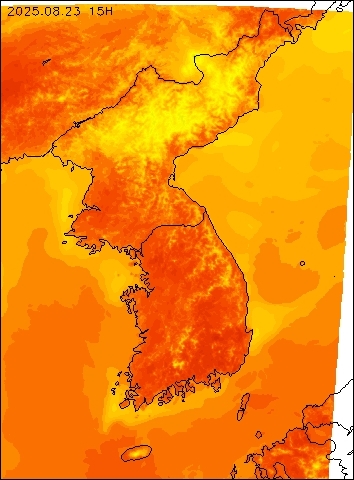 2025-08-23 15 : 00