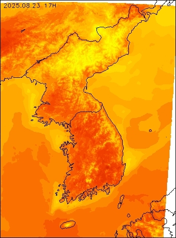 2025-08-23 17 : 00