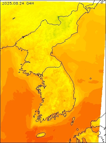 2025-08-24 04 : 00