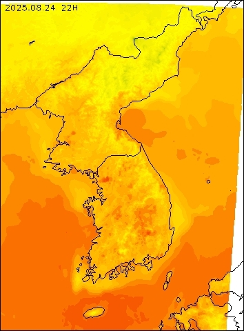 2025-08-24 22 : 00
