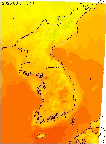 2025-08-24 23 : 00