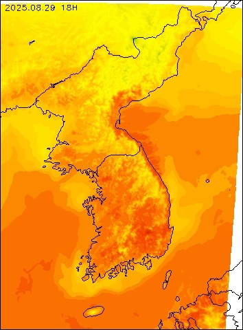 2025-08-29 18 : 00