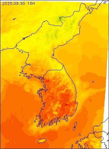 2025-08-30 18 : 00