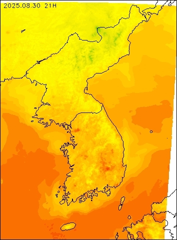2025-08-30 21 : 00