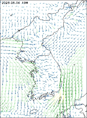 2025-05-06 19 : 00