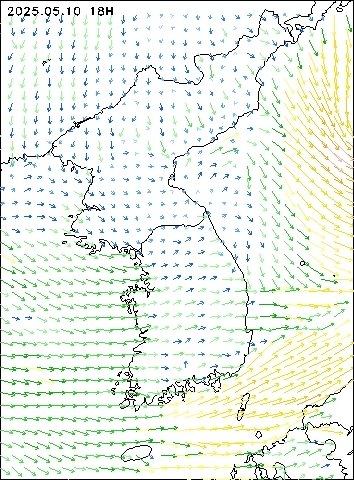 2025-05-10 18 : 00