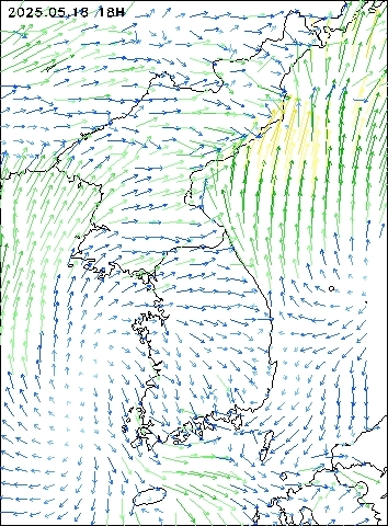 2025-05-18 18 : 00