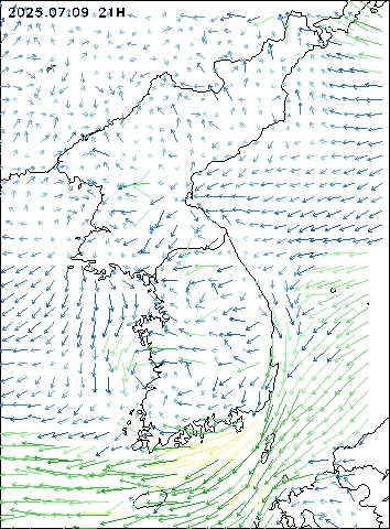 2025-07-09 21 : 00