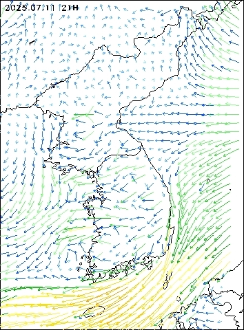 2025-07-11 21 : 00