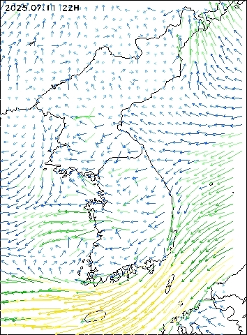 2025-07-11 22 : 00