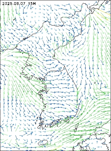 2025-08-07 15 : 00