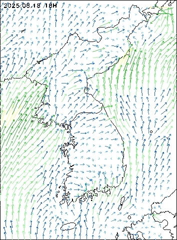 2025-08-18 18 : 00